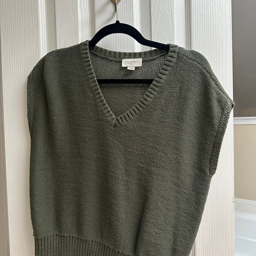 LOFT Women's Olive Sweater Vest